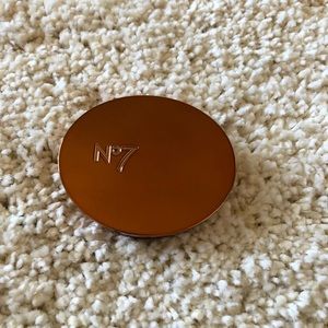 No 7 bronzer